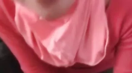 Carmela Clutch neemt nederlandse pornofilms lul naar dans op TV.