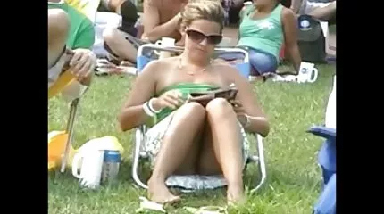 Boyfriend licks poesje pornofilm nederlands van zijn chick.