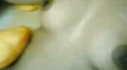 Meisjes neuken in de kont met nederlandse sexfims een dildo.