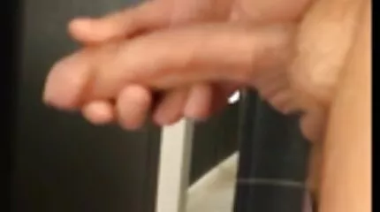 Ik neukte mijn nederlandse sex films vriend met een transparante strapon doggy style.