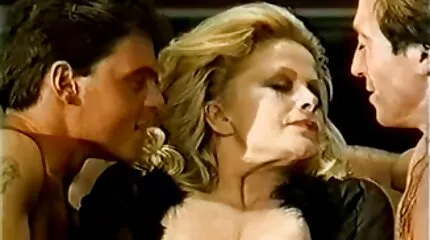 Bella Rolland cheats op haar man met haar bedrijf parter. nederlandse sex films gratis