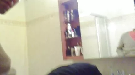 Gives sperma op Harige gratis sex film nederlands pubis.