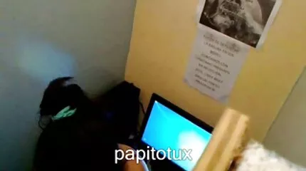 Rondborstig se se pot geeft zich nederlandse gratis sexfilms over aan jonge hahal.
