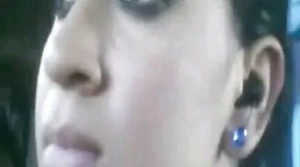 Gewapend met auto nederlandse sex films ' s en neukt zichzelf.