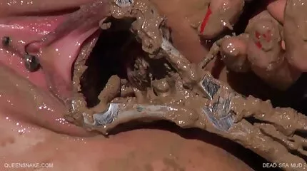 Nympho roostert nederlands gesproken sexfilms in het bos.