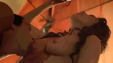 Ella nederlandse sex films gratis wordt geneukt in de wasruimte.