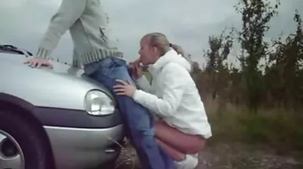Twee vriendinnen ned sex films en een dildo.