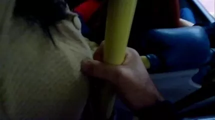 Masseer haar kutje met haar vingers en neuk hard met nederland sexfilm een lul.