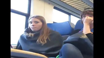 Spionage op roodharige stiefmoeder en sexfilm ned door
