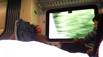 Gia Derza ' s sex filmpjes nederlands kont is kapot tot stof en stof.